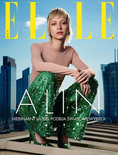 Elle 7/2023 z książką na wakacje