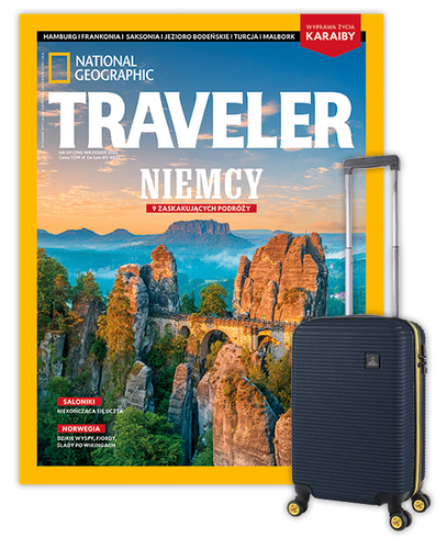 Roczna prenumerata Travelera z Walizką kabinową NG Abroad granatowa
